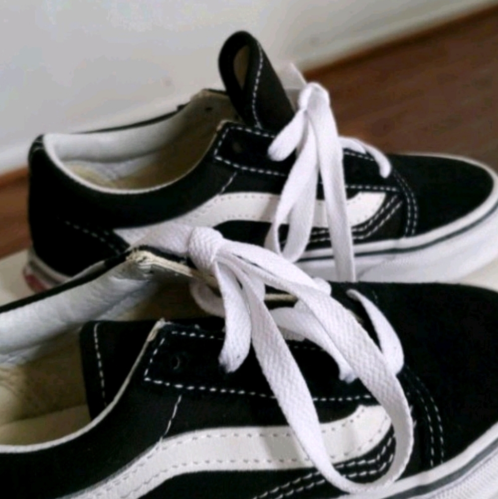 Vans - Picture 4 of 4